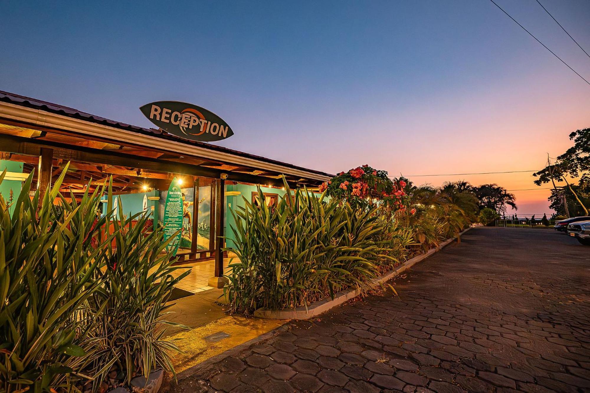 Beach Break Resort & Cr Surf Camp Jaco Ngoại thất bức ảnh